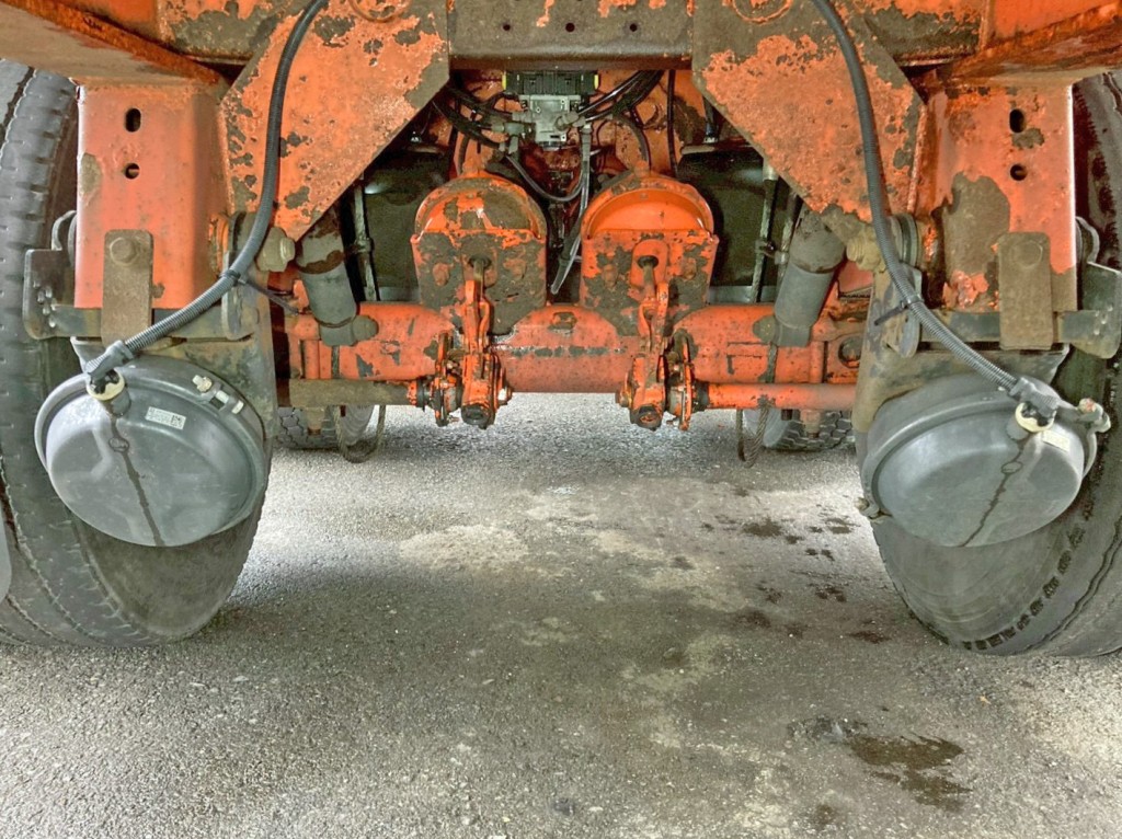 1軸目アクスルリフト左右本体にガタがあります。|トレクス  PFB34118の写真13