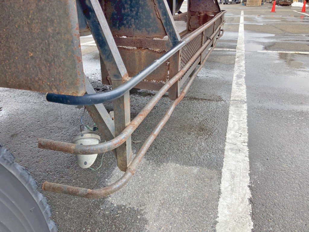 運転席側サイドバンパーに曲がりがあります。|日通  NT27R001の写真37