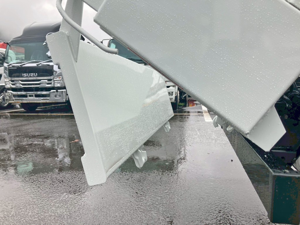 三菱 キャンター 2RG-FBA60(2WD)の写真12