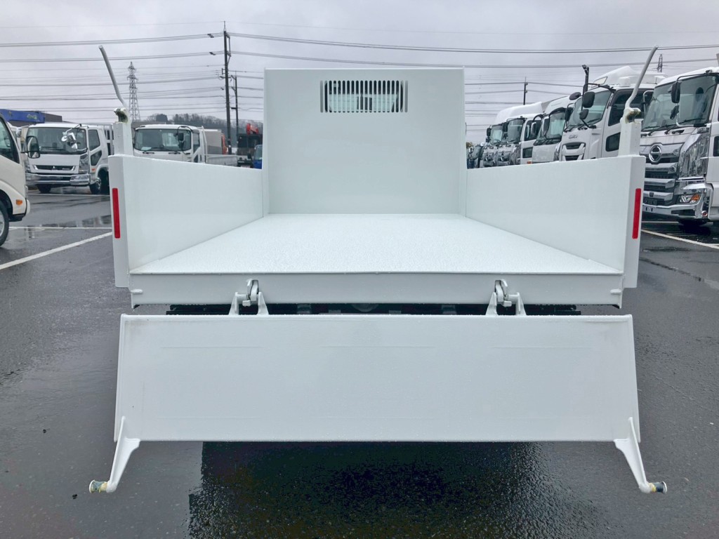 リヤゲートは上開きもできます。|三菱 キャンター 2RG-FBA60(2WD)の写真14