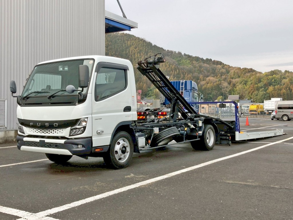 当該車両は フラトップ仕様です。|三菱 キャンター 2PG-FEB80(2WD)の写真1