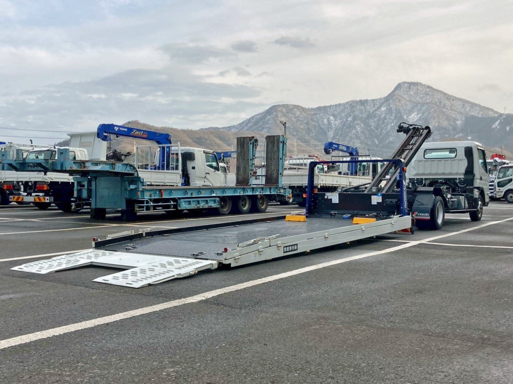 フラトップ仕様の為、低床車両の積載に重宝します。|三菱 キャンター 2PG-FEB80(2WD)の写真4