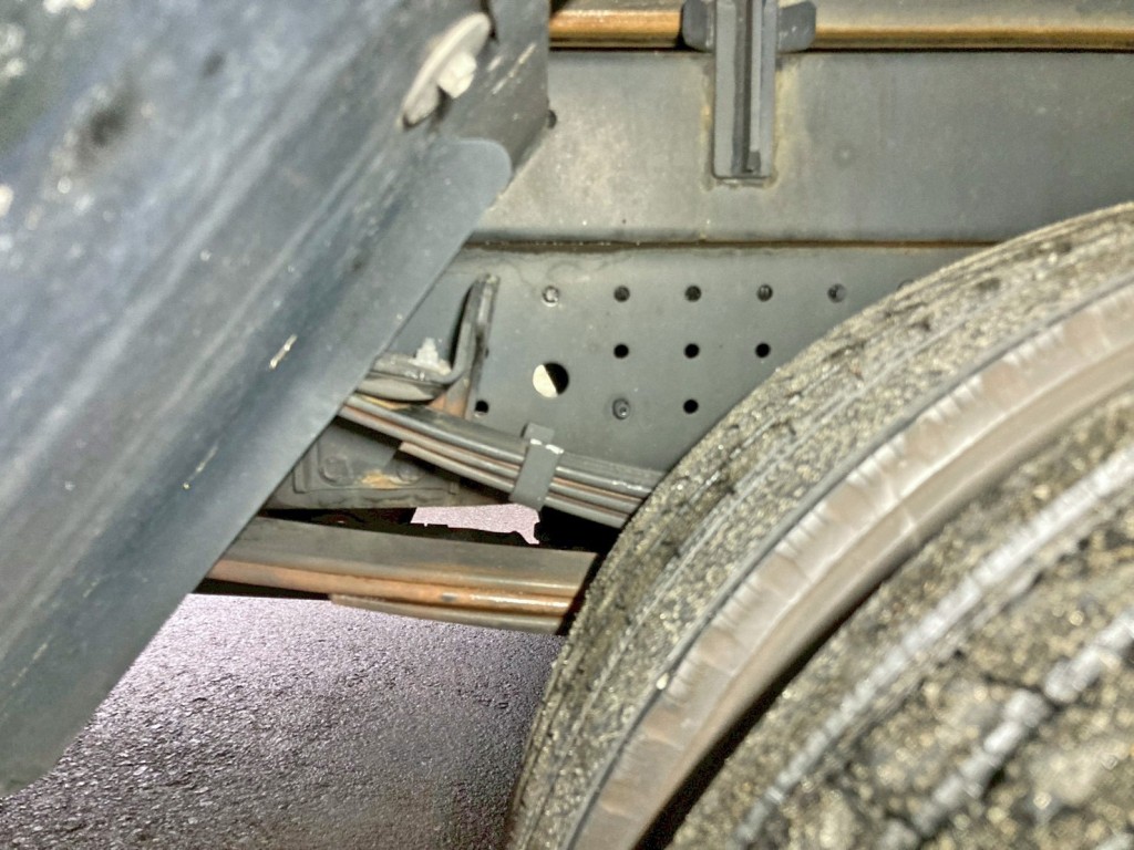 リーフサスです。|三菱 キャンター 2PG-FEB80(2WD)の写真5