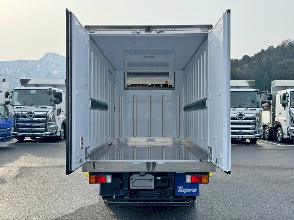 リヤドアは90度ストッパー付きです。|日野 デュトロ 2KG-XZC605M(2WD)の写真9