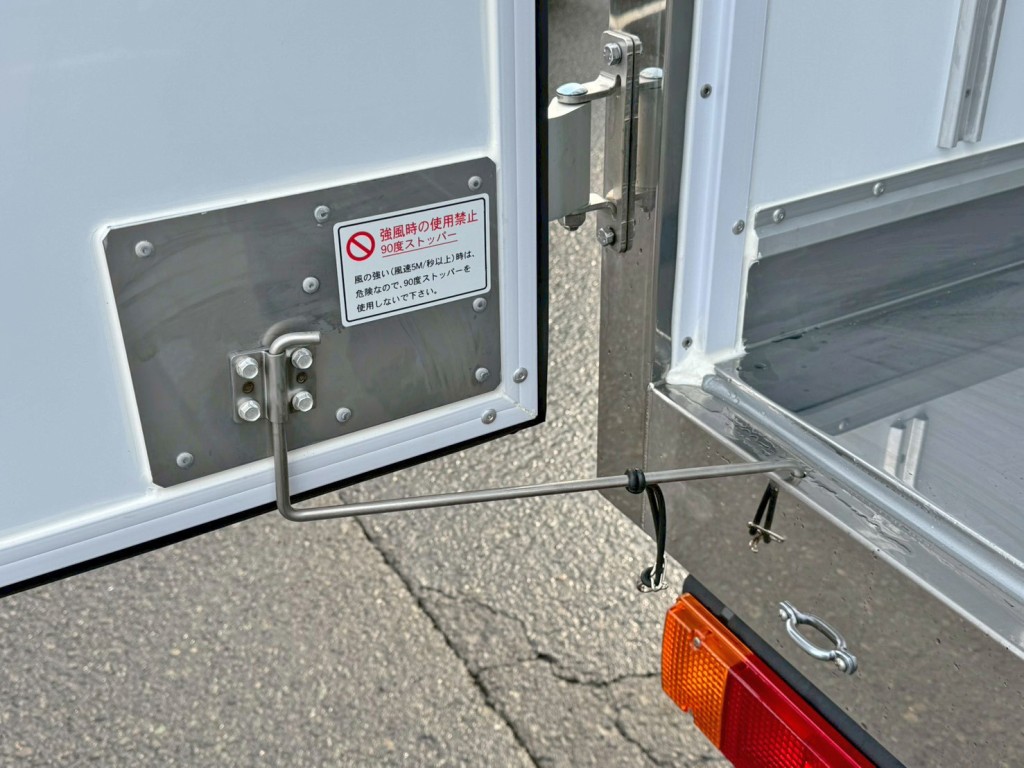 助手席側のストッパーの状態です。|日野 デュトロ 2KG-XZC605M(2WD)の写真10