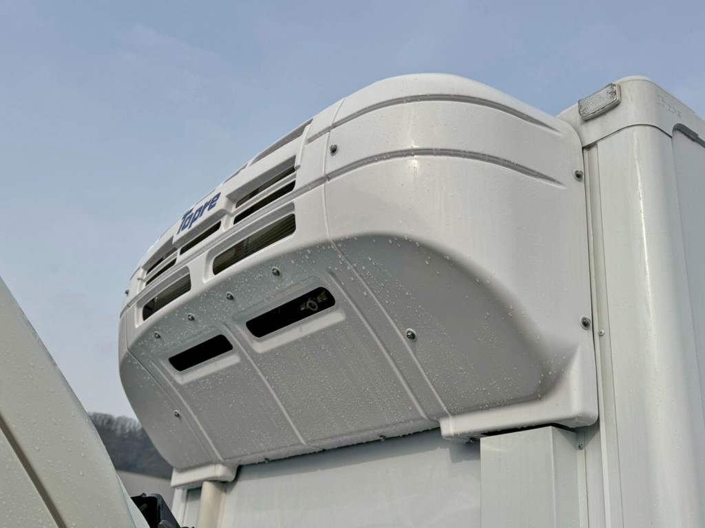 冷凍機です。（直冷式）|日野 デュトロ 2KG-XZC605M(2WD)の写真15