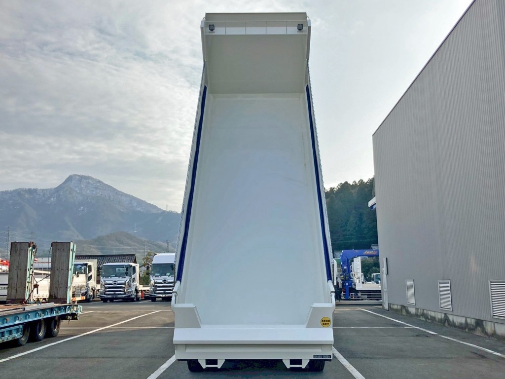 床は鉄板です。|日野 プロフィア 2DG-FS1AJEの写真8