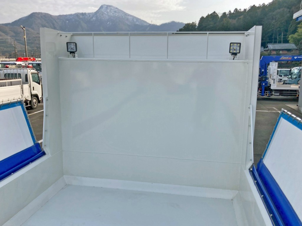 ボディー前方左右にコボレーンストッパーが付いています。|日野 プロフィア 2DG-FS1AJEの写真10