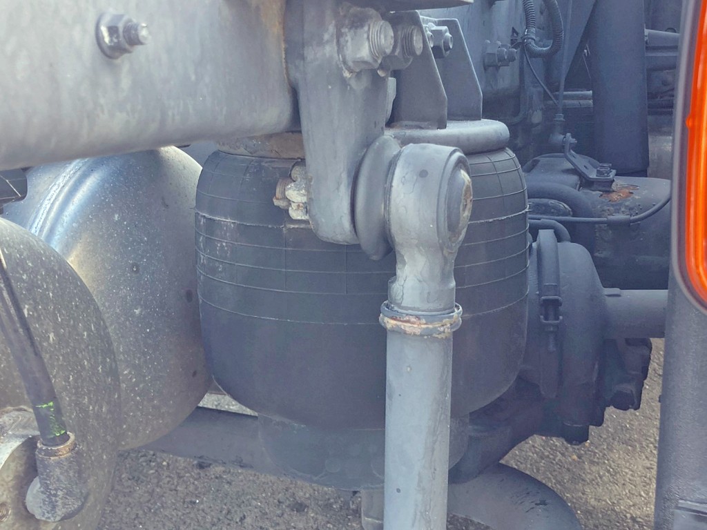 エアサスです。|三菱 スーパーグレート 2RG-FP74HERの写真5