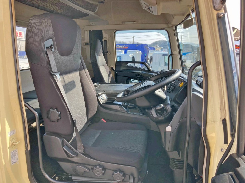 ハイルーフキャビンです。|三菱 スーパーグレート 2RG-FP74HERの写真8