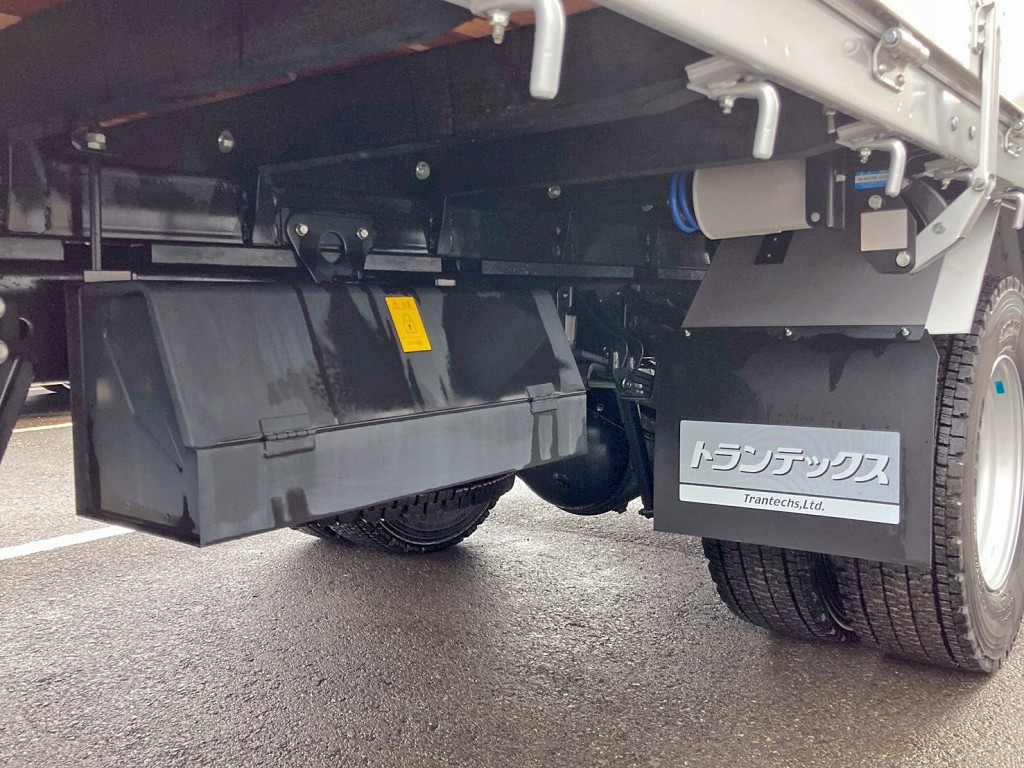 ボディー運転席側後方に工具箱が付いています。|日野 レンジャー 2KG-FE2ACAの写真12