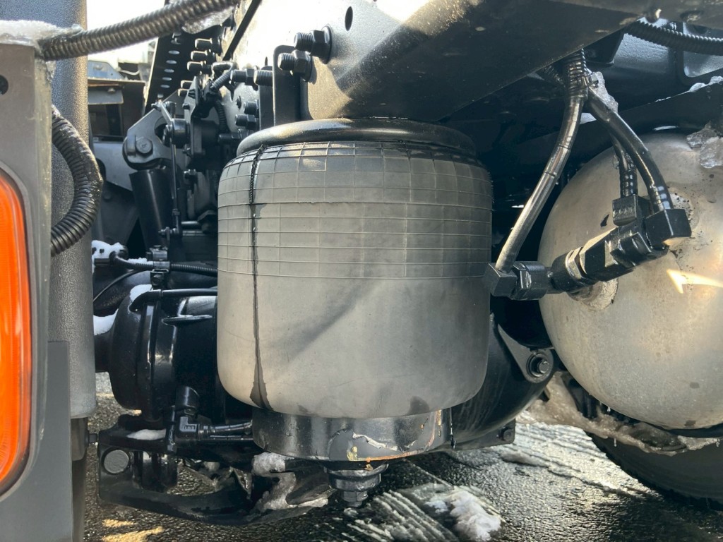 エアサスです。|日野 プロフィア QPG-SH1EDDGの写真5