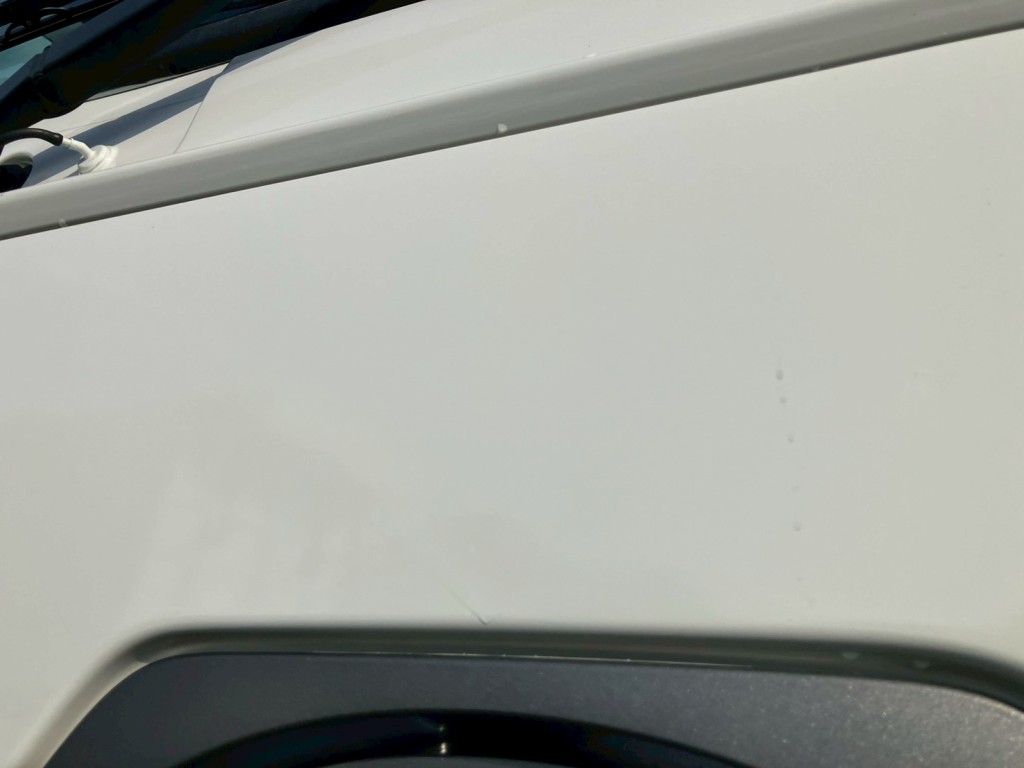 フロントパネルにキズ・ヘコミがあります。|日野 プロフィア QPG-SH1EDDGの写真18