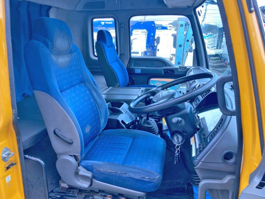 いすゞ ギガ QKG-CYH77Aの写真7