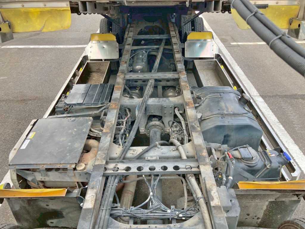 いすゞ ギガ QKG-CYH77Aの写真31