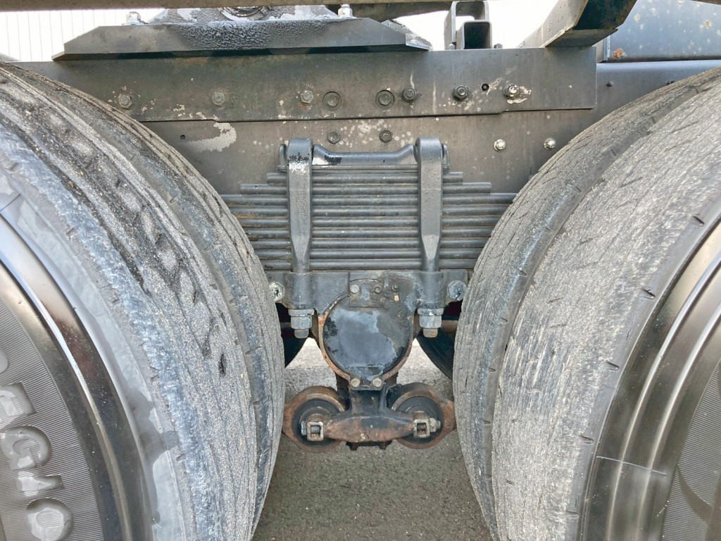 リーフサスです。|いすゞ ギガ QDG-EXZ52AJの写真5