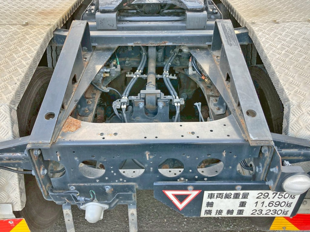 カプラガイドに引きキズがあります。|いすゞ ギガ QDG-EXZ52AJの写真7