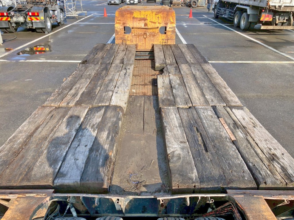 床は板張りです。(荷台に木材が敷き詰められています)|東急  TD302-195の写真12