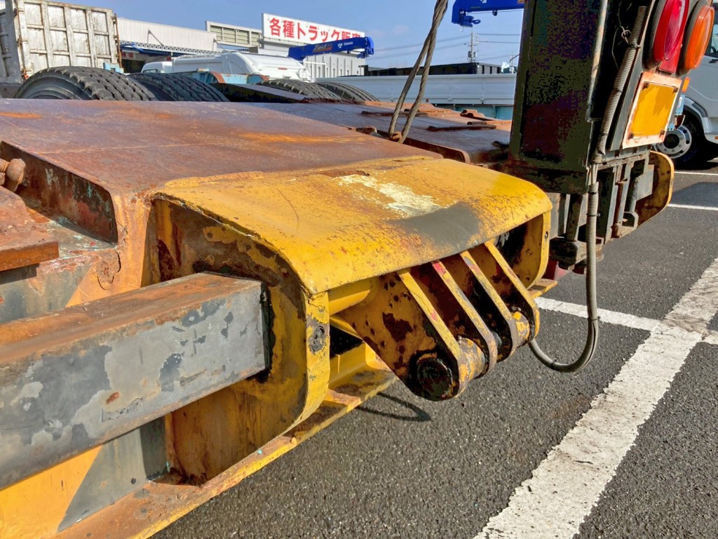 歩み中央のシリンダー上部にヘコミがあります。|東急 TD302-195の写真24