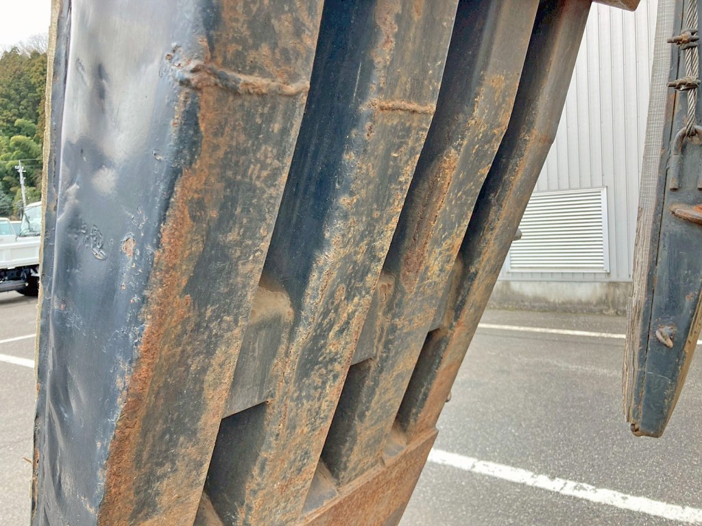 運転席側歩み内側に溶接跡・ヘコミがあります。|東急  TD302-195の写真27