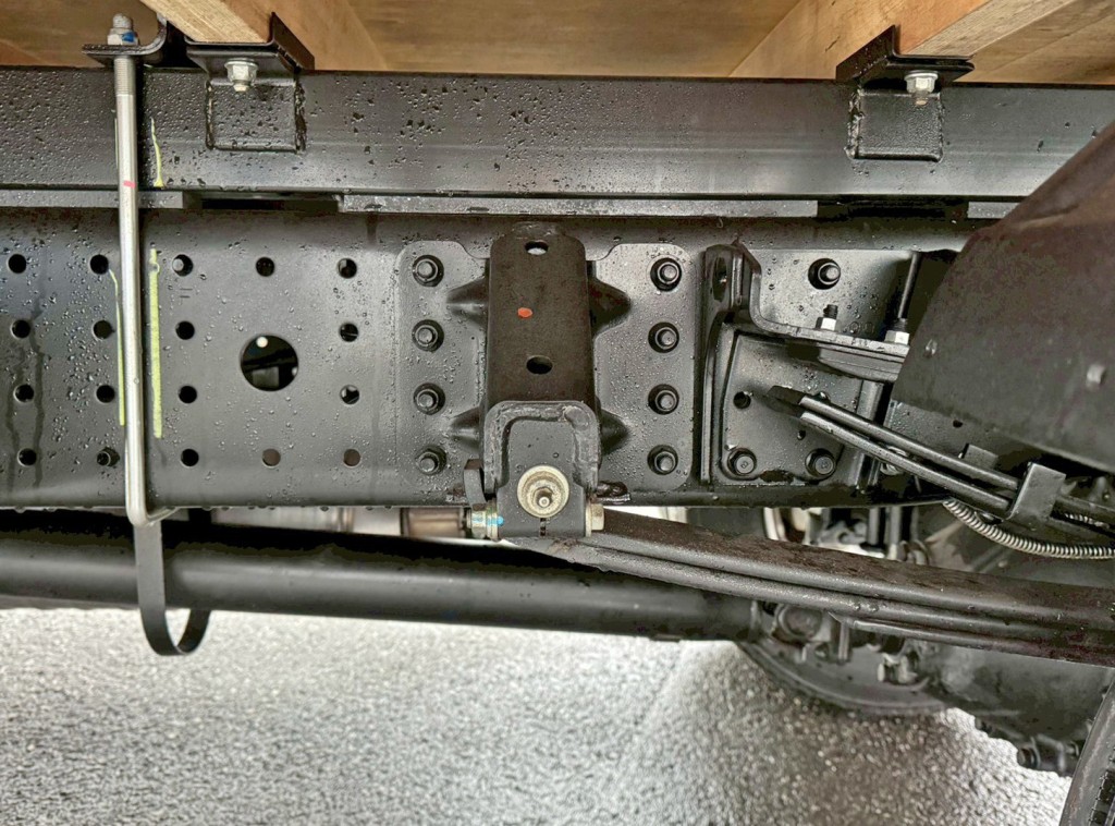 リーフサスです。|三菱 キャンター 2RG-FEB80(2WD)の写真5