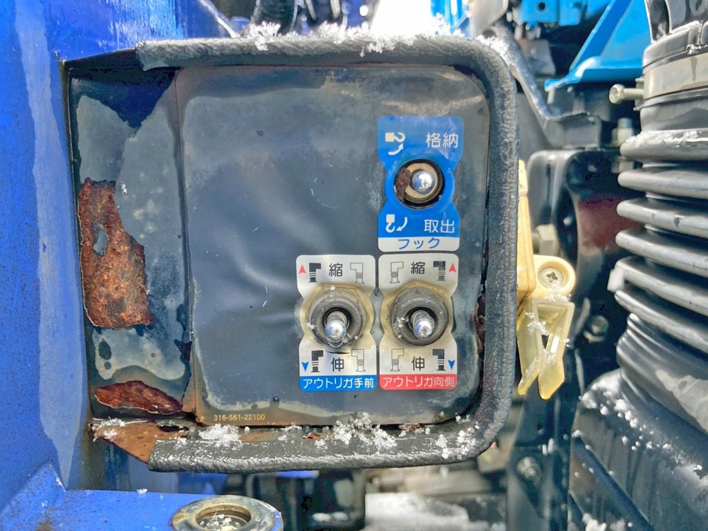 フックの格納・アウトリガーの伸縮スイッチです。|三菱 ファイター TKG-FK62FYの写真12