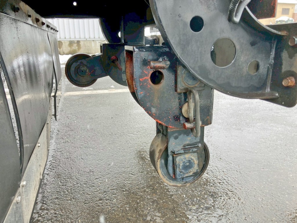 助手席側リヤジャッキのローラーが固着しています。|三菱 ファイター TKG-FK62FYの写真23
