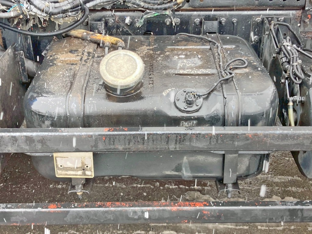 燃料タンクは100Lです。|三菱 ファイター TKG-FK62FYの写真34