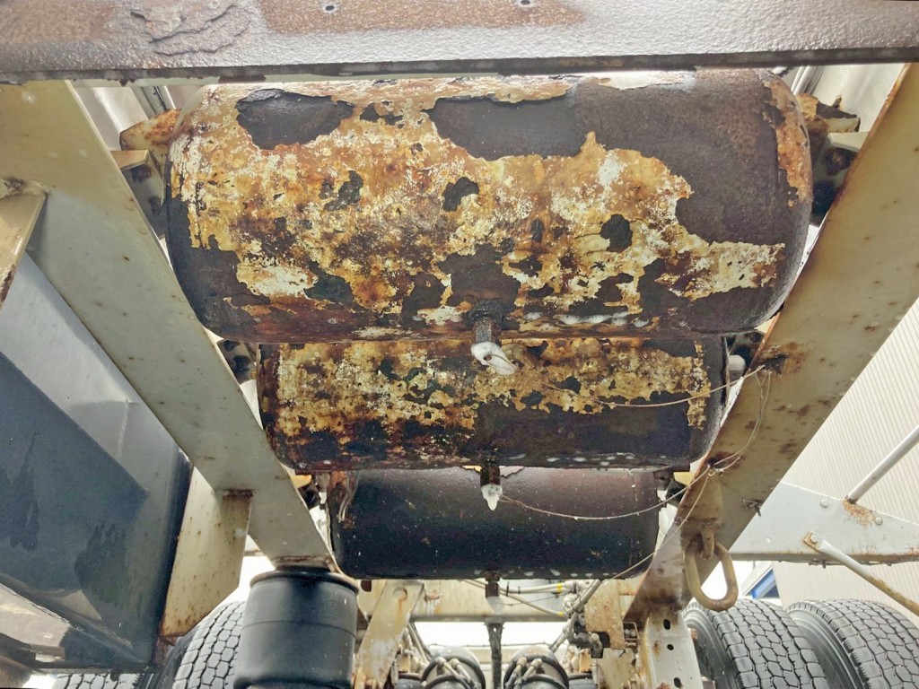 エアータンクにサビがあります。|フルハーフ KFKGF240Nの写真14