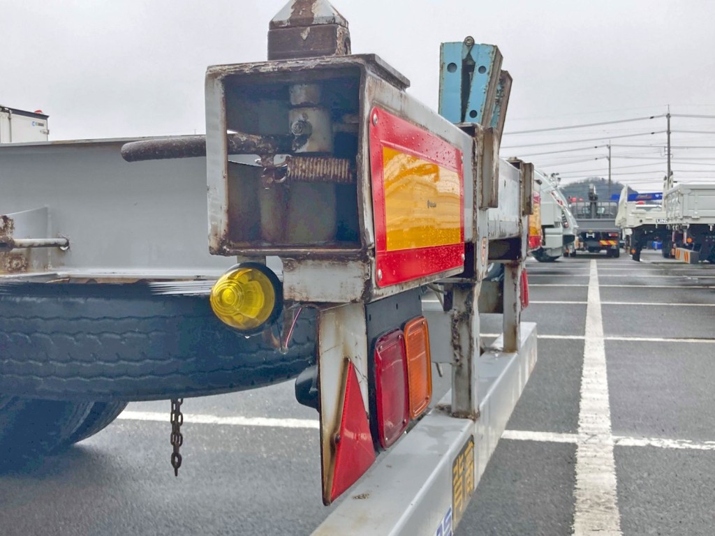 助手席側ツイストロック土台部に少々曲がりがあります。|フルハーフ KFKGF240Nの写真25