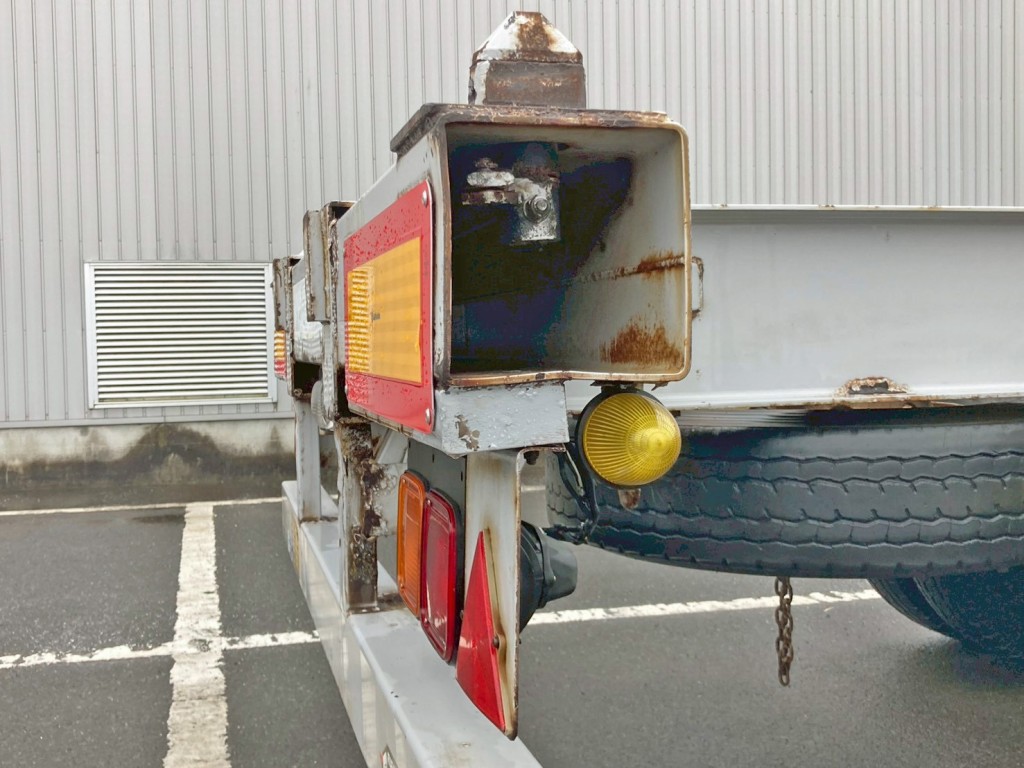 運転席側ツイストロック土台部に少々曲がりがあります。|フルハーフ KFKGF240Nの写真26