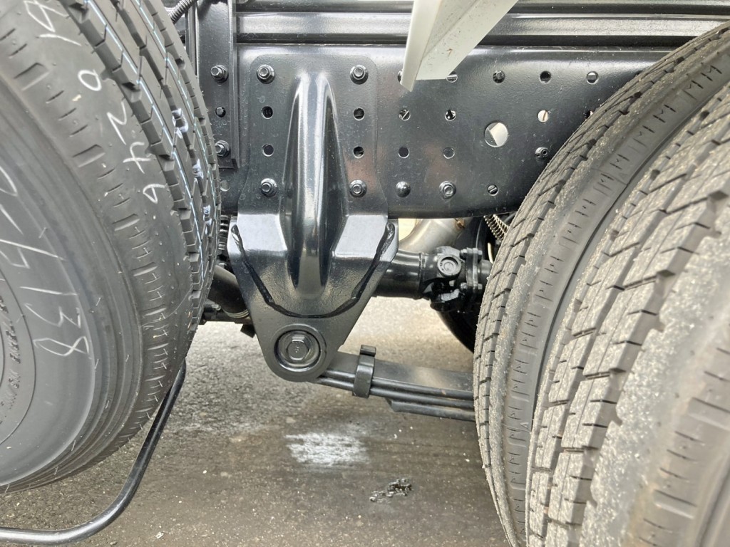 リーフサスです。|三菱 キャンター 2RG-FBAV0(2WD)の写真7