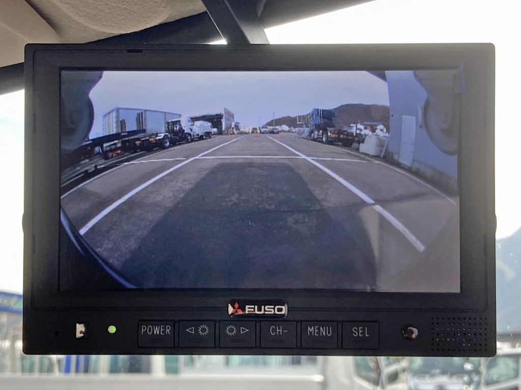 液晶バックモニター付きです。|三菱 キャンター 2RG-FBAV0(2WD)の写真25