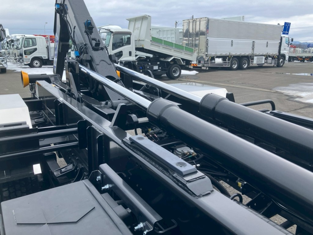 ツインシリンダーです。|三菱 ファイター 2KG-FK72F(2WD)の写真9