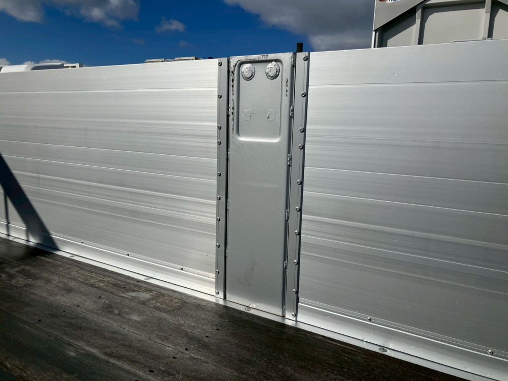 運転席側中柱内側にキズがあります。|三菱 ファイター 2KG-FK62FZの写真12