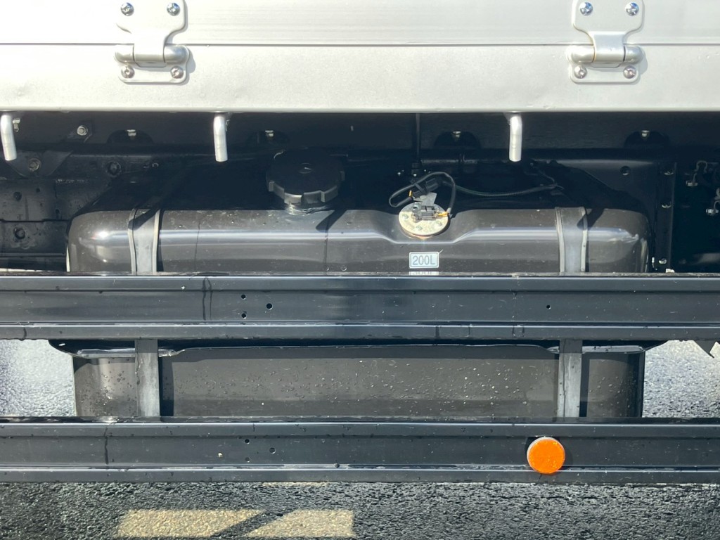 燃料タンクは200Lです。|三菱 ファイター 2KG-FK62FZの写真22