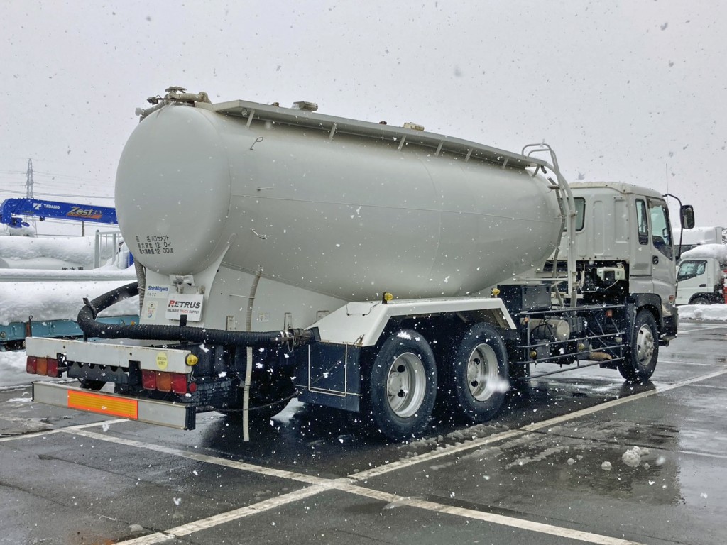 いすゞ ギガ KL-CYL23Q4の写真4