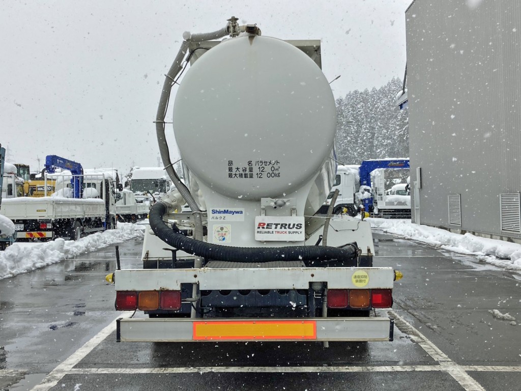 積載物はバラセメントです。|いすゞ ギガ KL-CYL23Q4の写真15