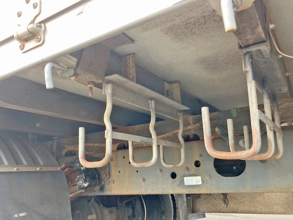 シャーシとネタの状態です。(縦ネタ・横ネタは木製です)|三菱 ファイター QKG-FK62FZの写真6