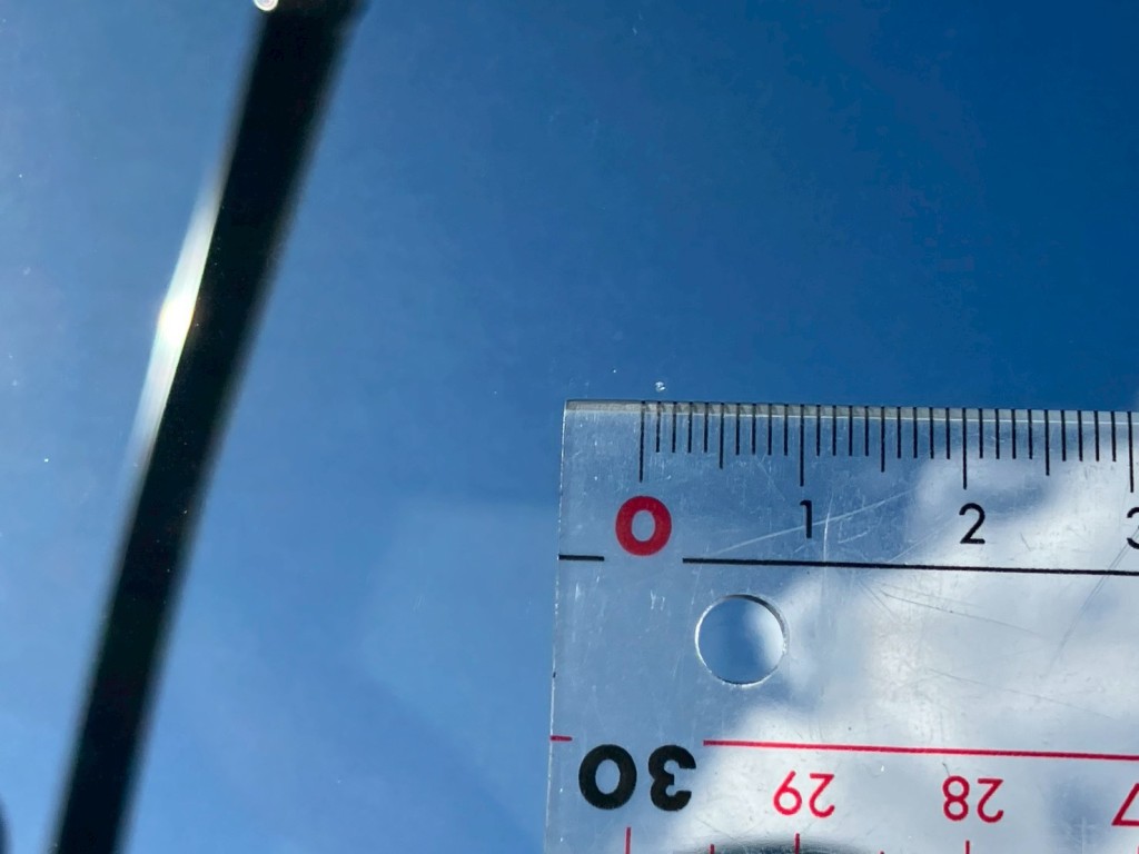 フロントガラスに飛び石があります。|三菱 ファイター 2KG-FK62FYの写真22