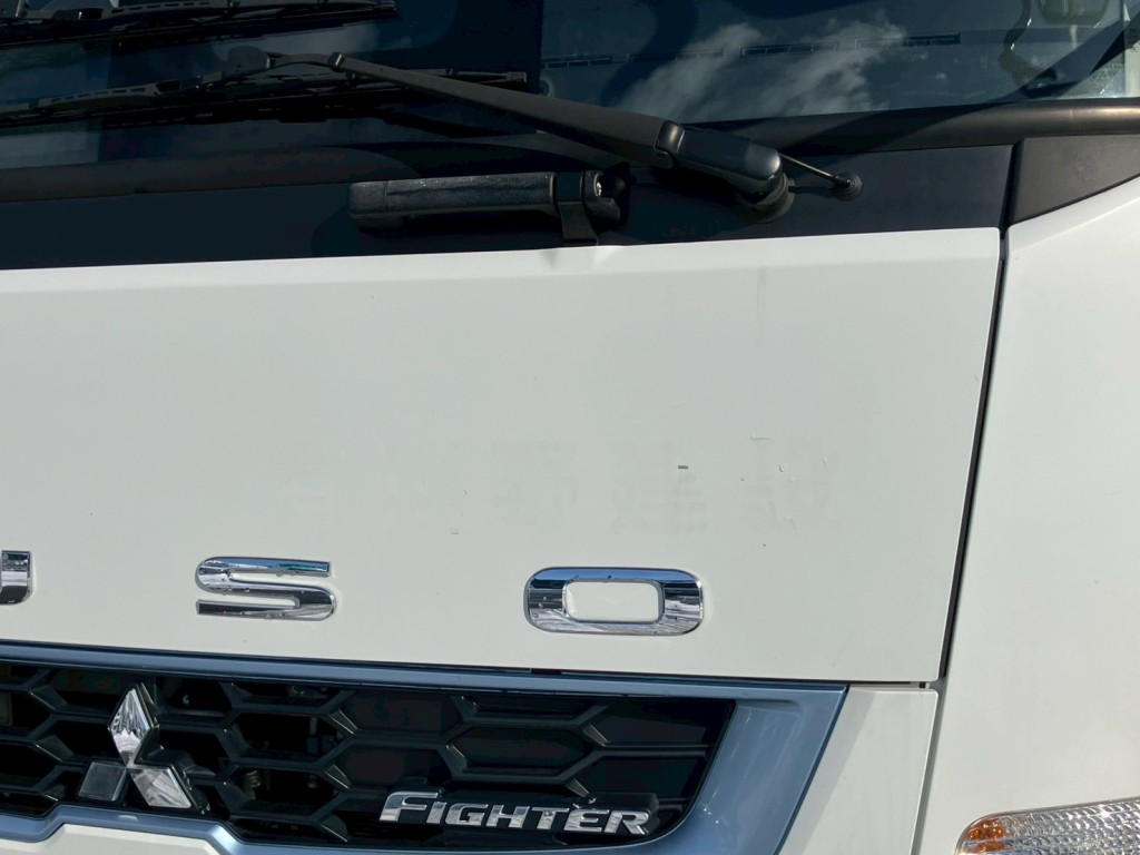 フロントパネルにキズ・看板跡があります。|三菱 ファイター 2KG-FK62FYの写真23