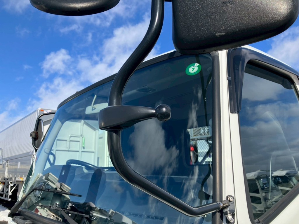 助手席側サイドアンダーミラーが欠品しています。|三菱 ファイター 2KG-FK62FYの写真25