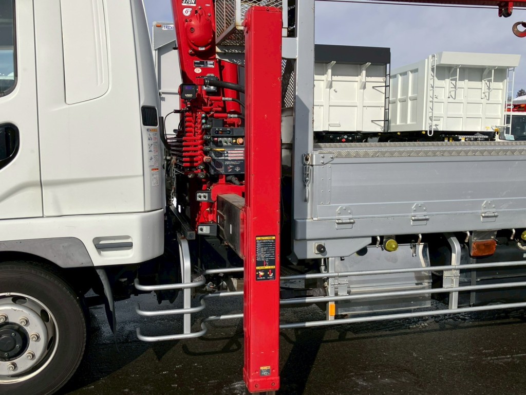 助手席側アウトリガーにキズ・サビがあります。|三菱 ファイター 2KG-FK62FYの写真28