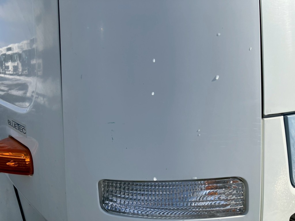 運転席側コーナーパネルにキズがあります。|三菱 ファイター 2KG-FK62FYの写真34