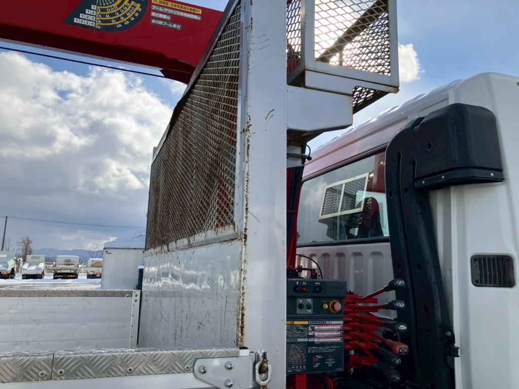 運転席側プロテクター側面にサビがあります。|三菱 ファイター 2KG-FK62FYの写真41