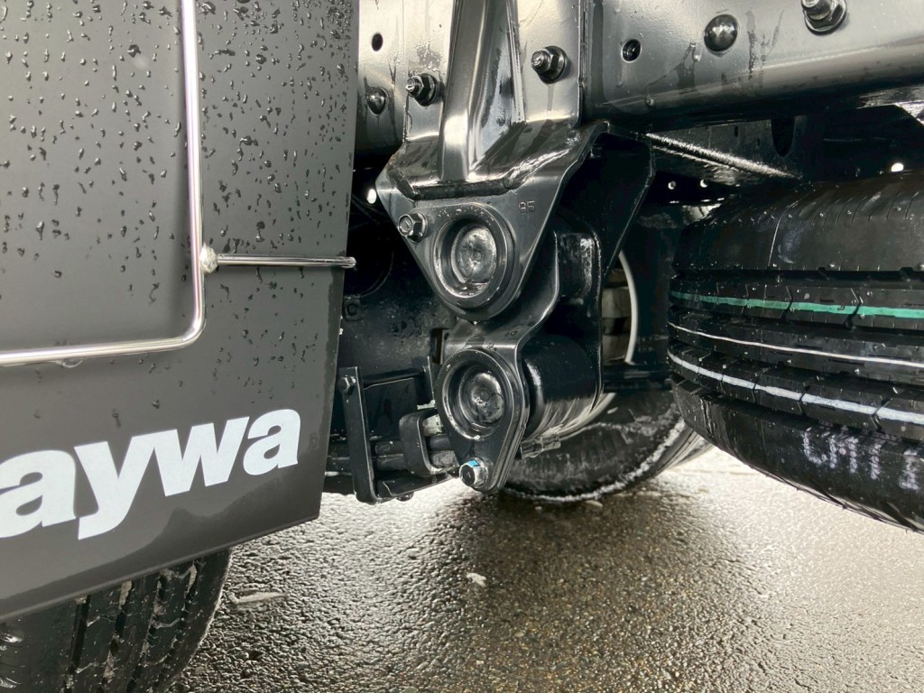 リーフサスです。|三菱 キャンター 2RG-FGA50(4WD)の写真5