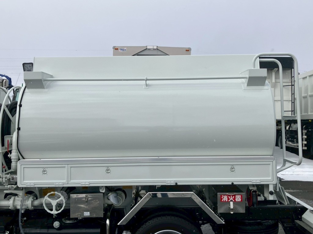 タンクの外観状態です。（助手席側）|三菱 キャンター 2RG-FGA50(4WD)の写真10