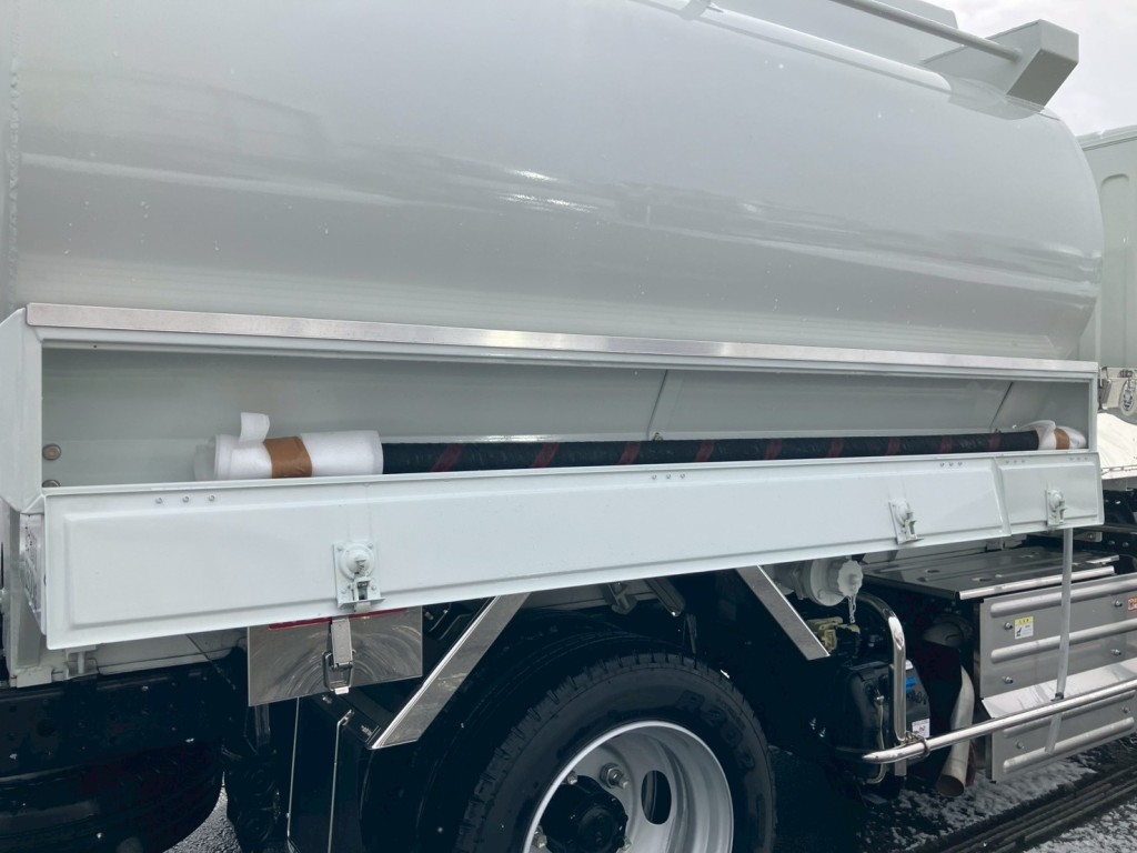 運転席側のホースです。|三菱 キャンター 2RG-FGA50(4WD)の写真13