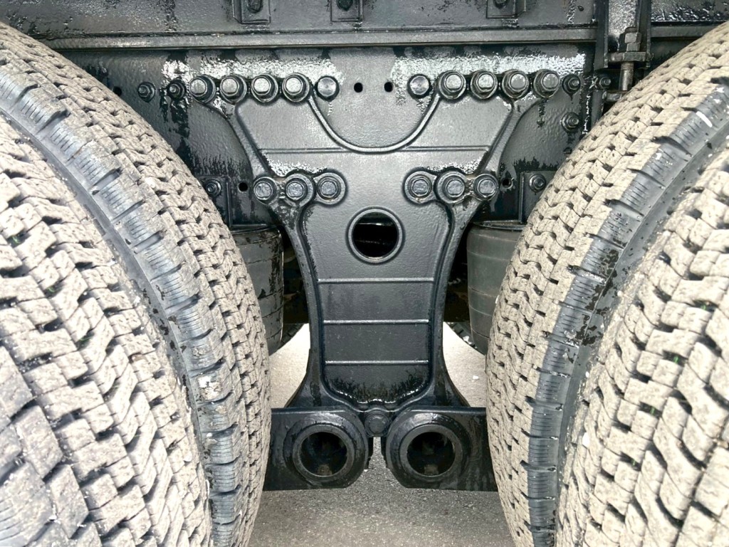 エアサスです。|日野 プロフィア 2DG-FS1AHCの写真5