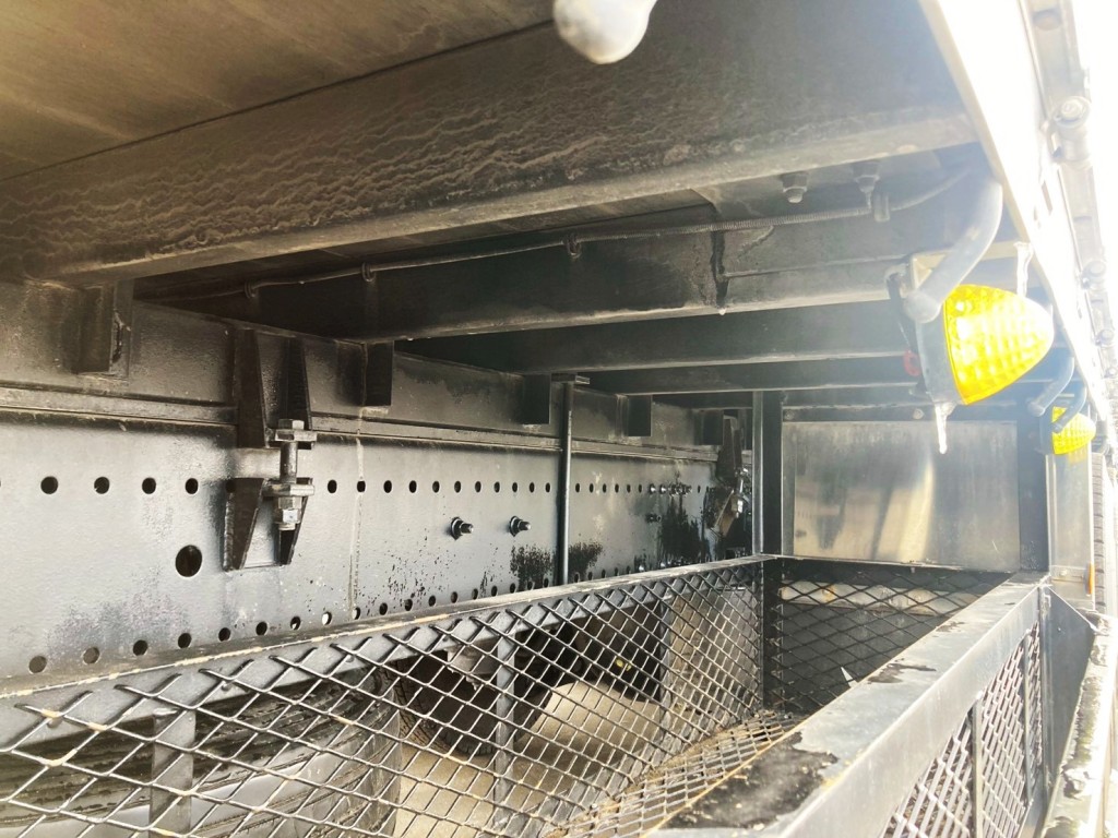 シャーシとネタの状態です。|日野 プロフィア 2DG-FS1AHCの写真8